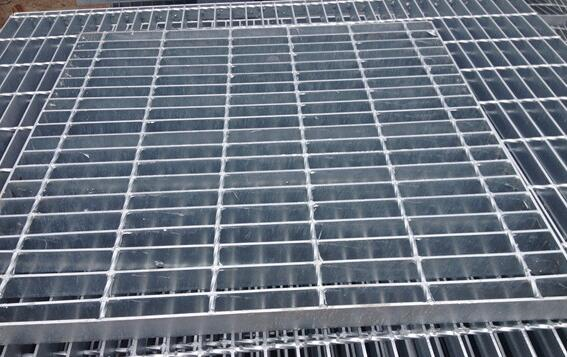 河南鄭州鍍鋅鋼格板廠家批發