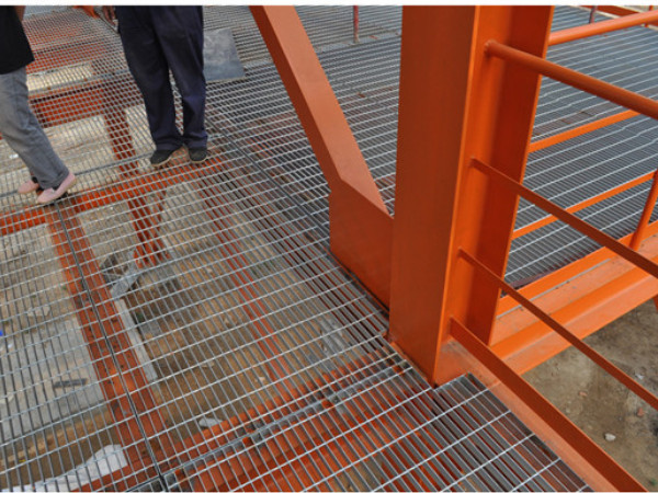 嘉興電廠平臺(tái)鋼格板案例