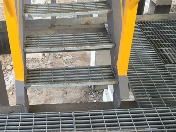 嘉興工廠鋼梯踏步板案例